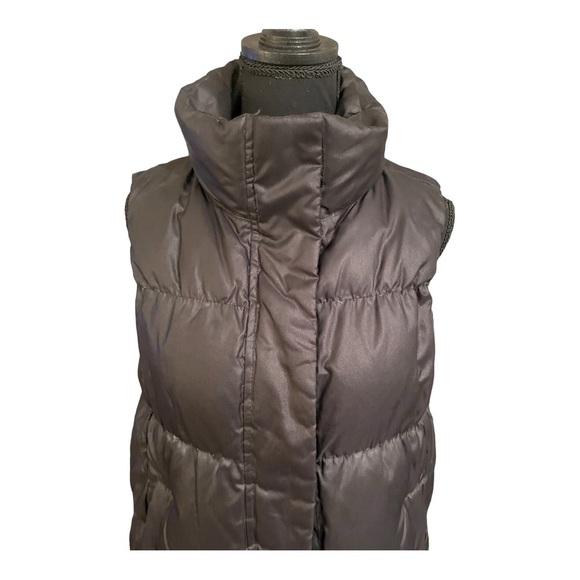 Gap Black Down Insulated Puffer Vest - Picture 2 of 10